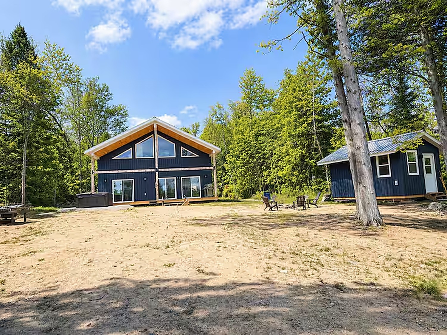The cottage and bunkie seen from the front