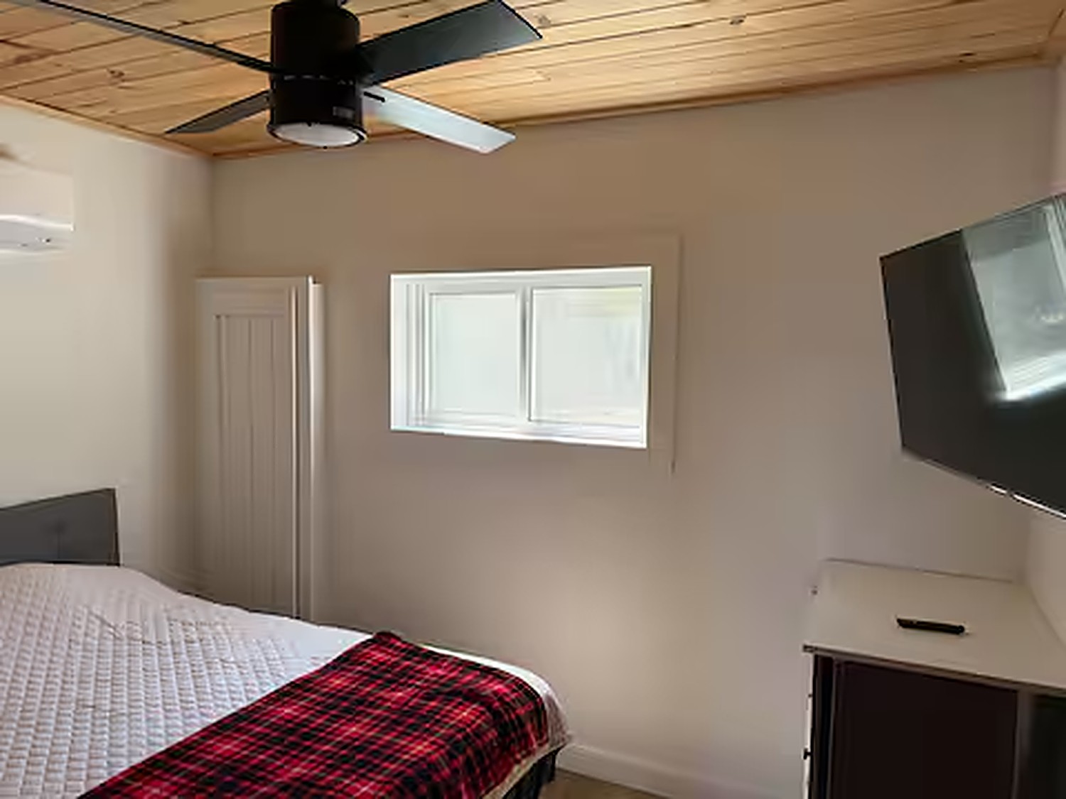 Bedroom 2 fan