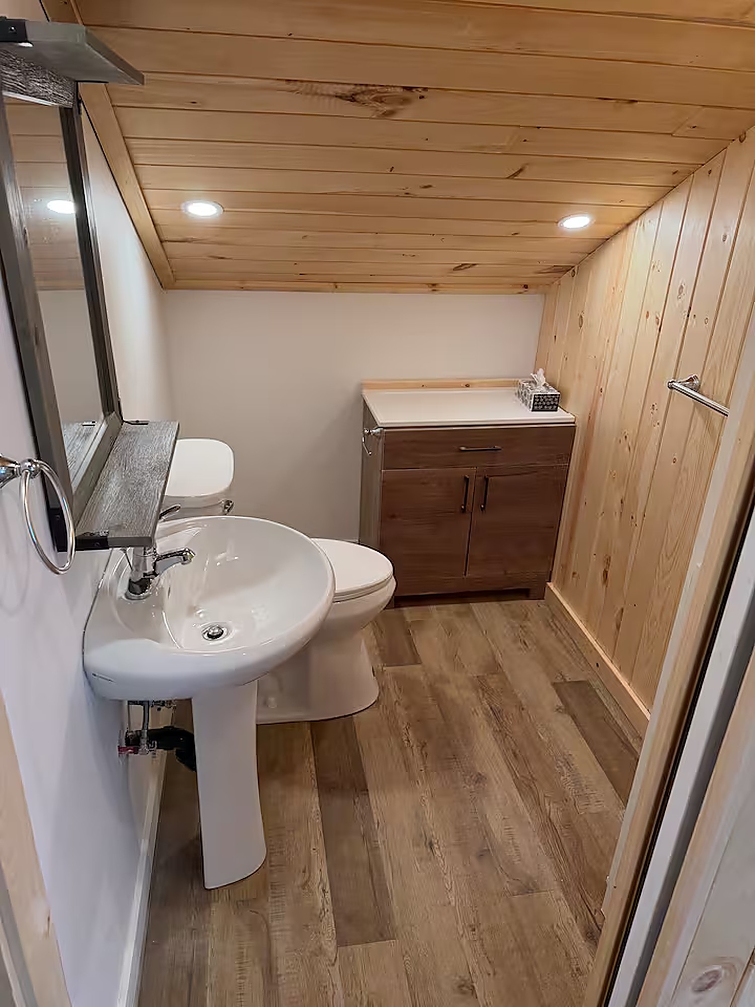 Upper bathroom