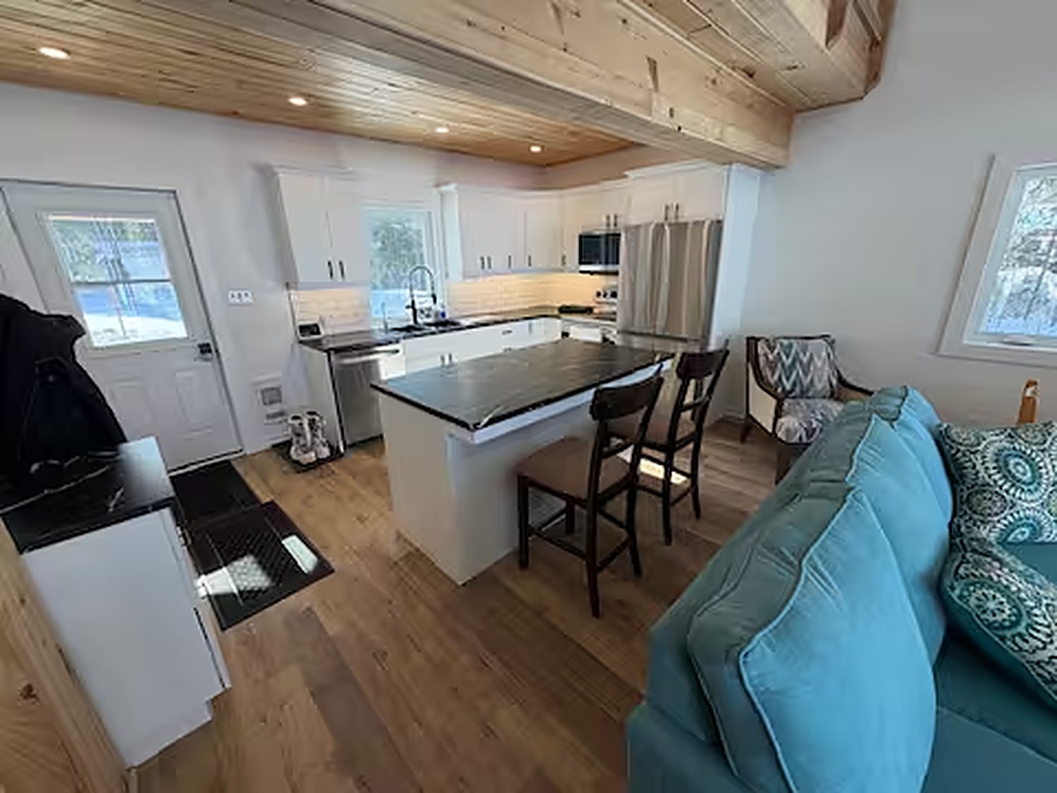 Kitchen living combo